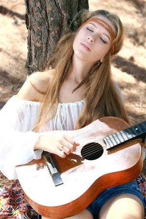 83年抖音林晨男网红