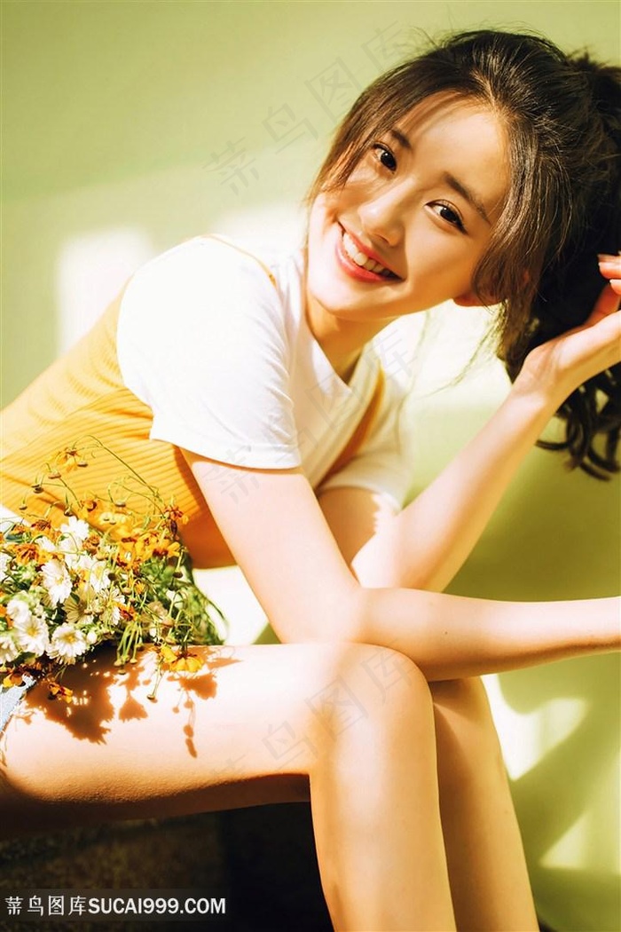 女生趴开双腿给男生诵