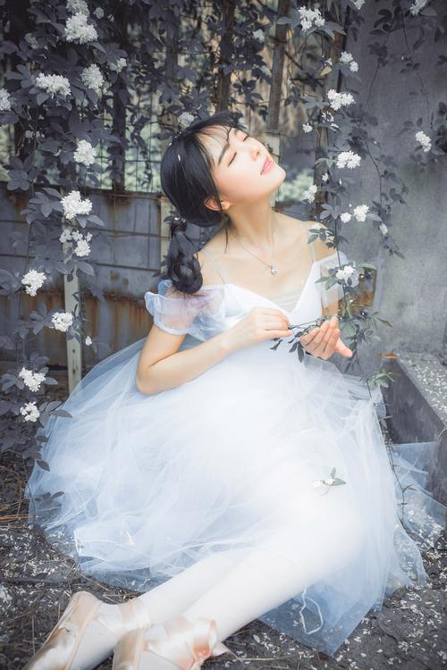 亚洲色母乱久久久噜噜噜